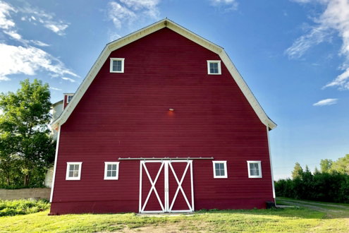 red-barn-during-daytime.jpg red barn during daytime